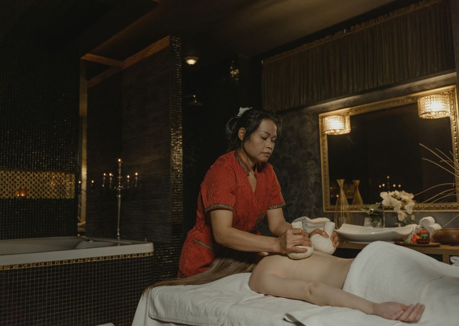 Massage treatment at Cliffside Spa