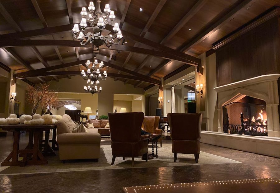 Cliffside Signature Suite lounge